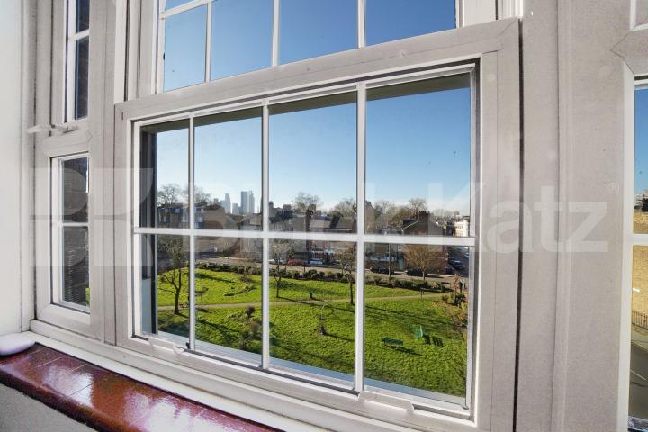 Superbly located Mid-Century development  Doddington Grove, Kennington